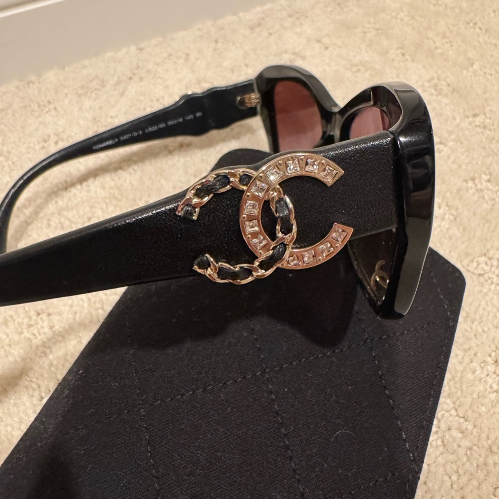 CHANEL Black Sunglasses with Chain and Leather Details